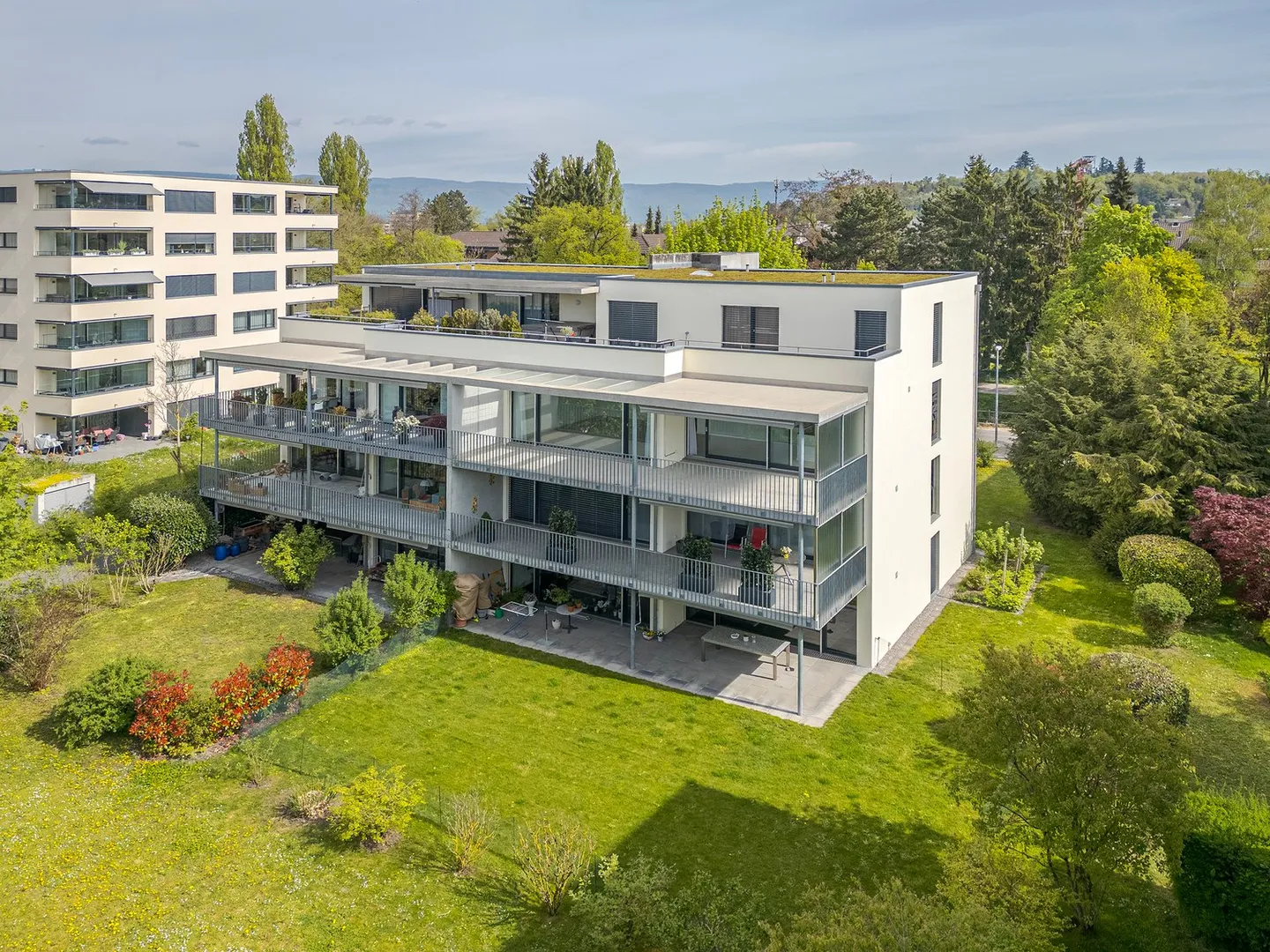 Vie spacieuse avec balcon ensoleillé au cœur de Lyss - Photo 14 sur 15
