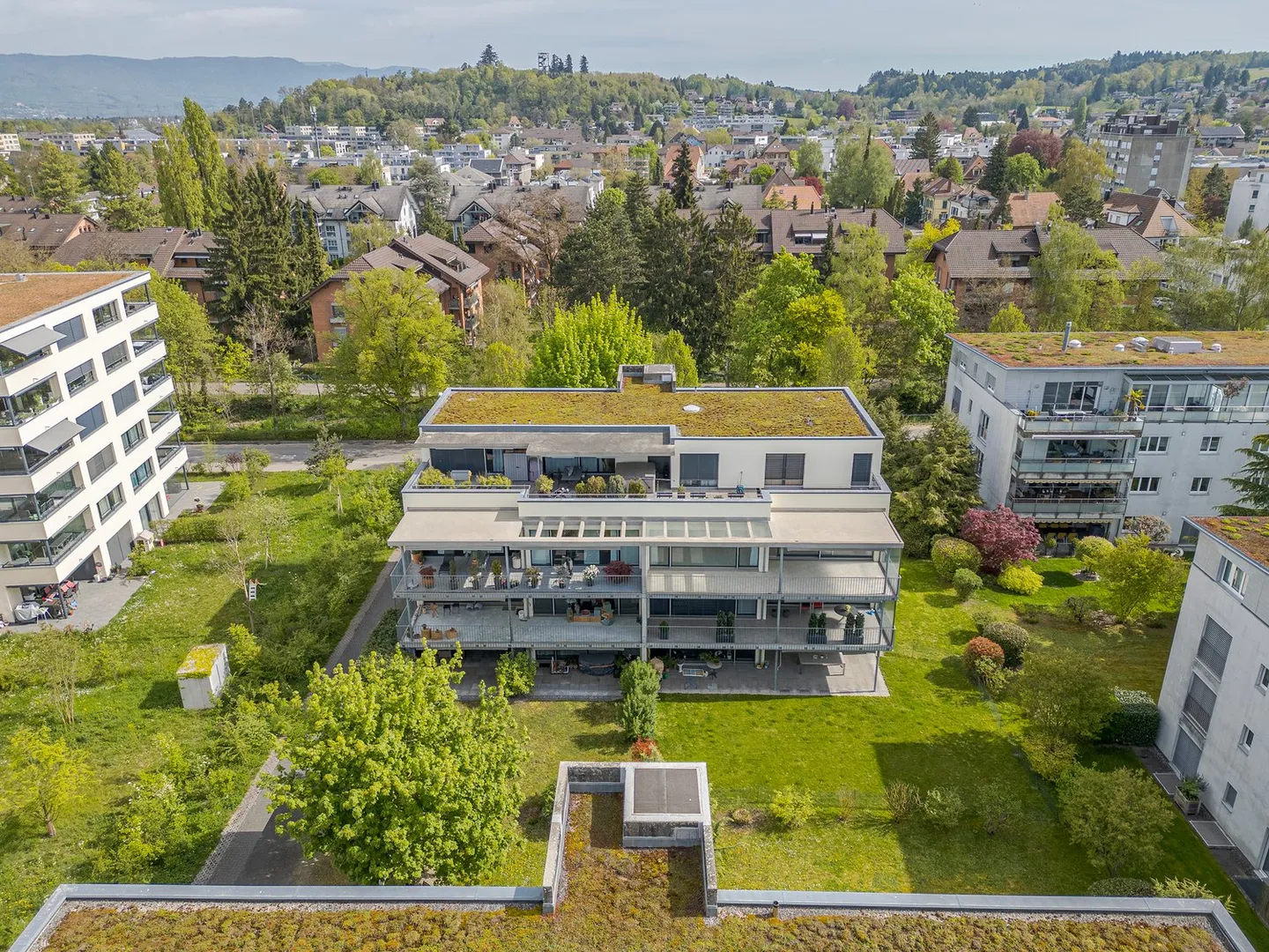 Vie spacieuse avec balcon ensoleillé au cœur de Lyss - Photo 15 sur 15