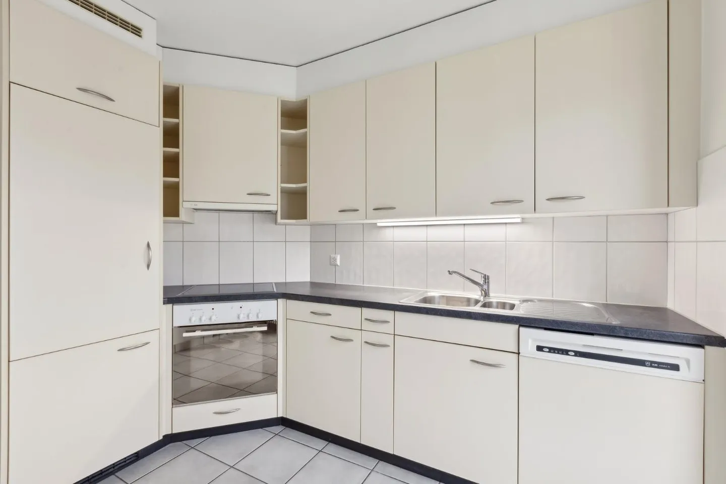 Appartement lumineux en emplacement idéal - Photo 3 sur 5