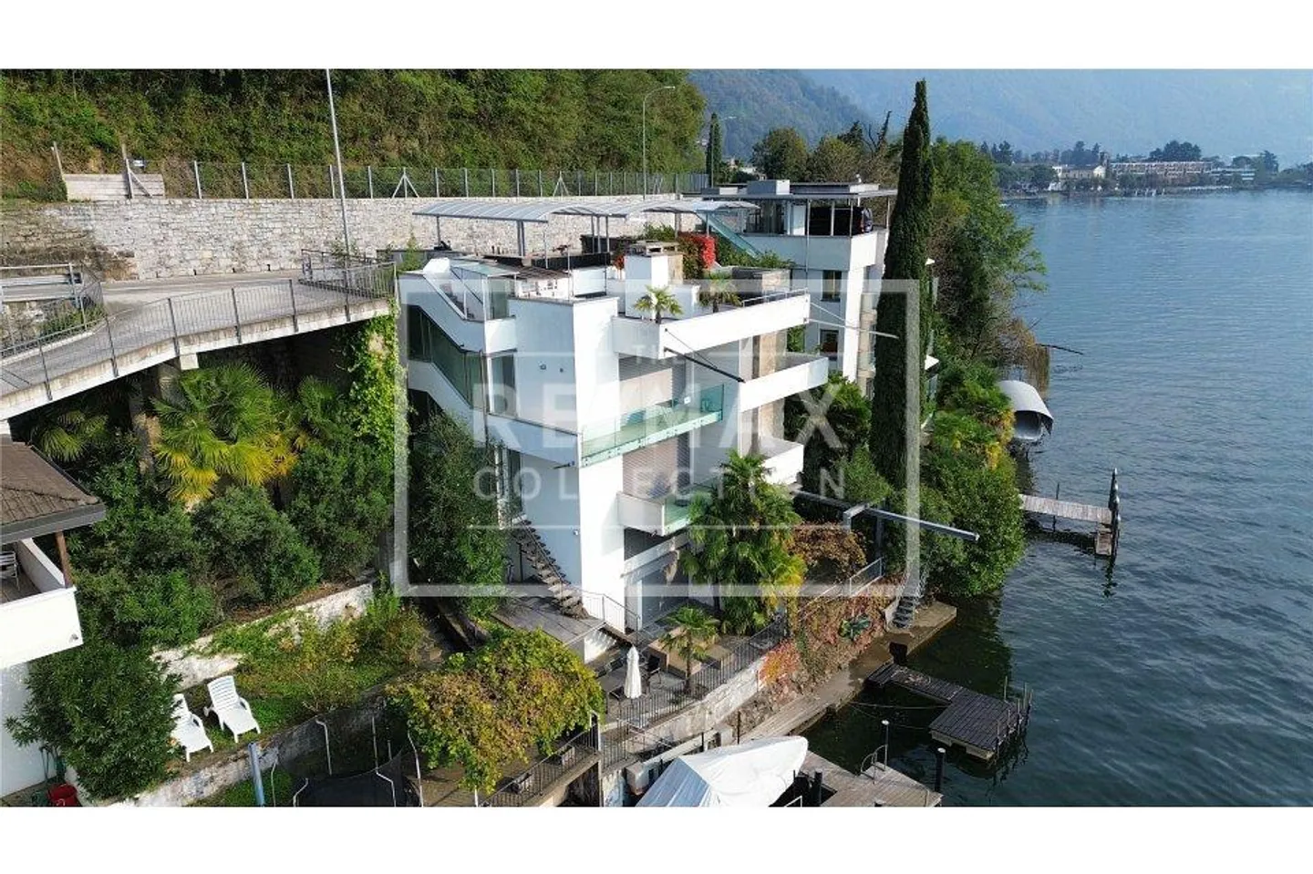 Élégance et charme pour une villa exclusive à Bissone avec privé... - Photo 4 sur 13