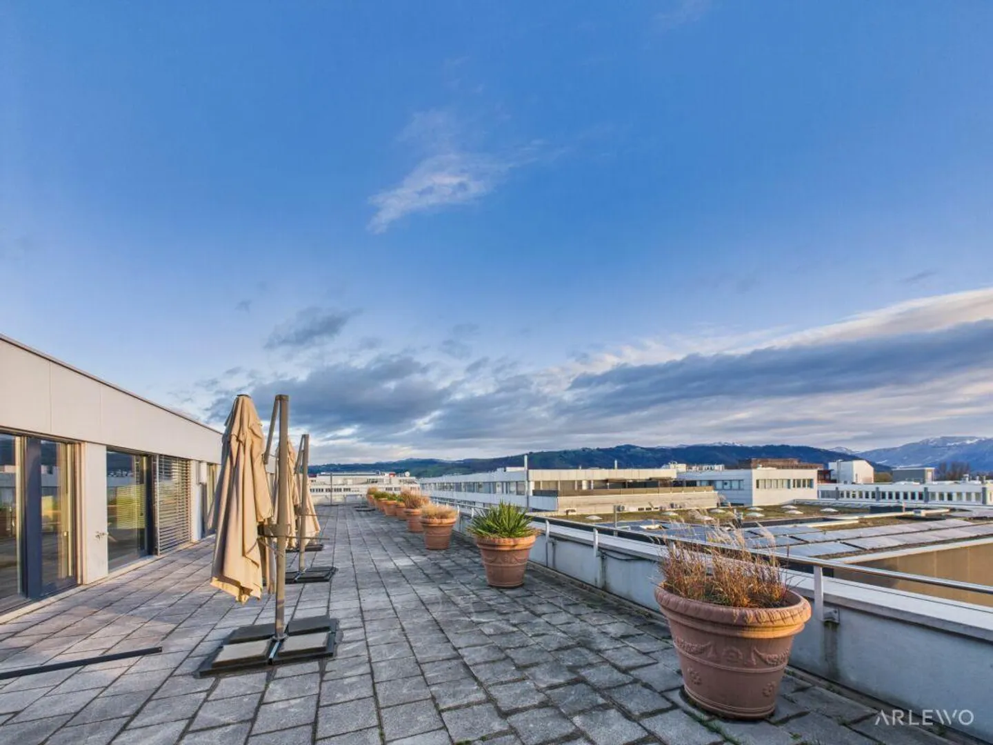 Modernes Büro mit Dachterrasse - Foto 13 von 21