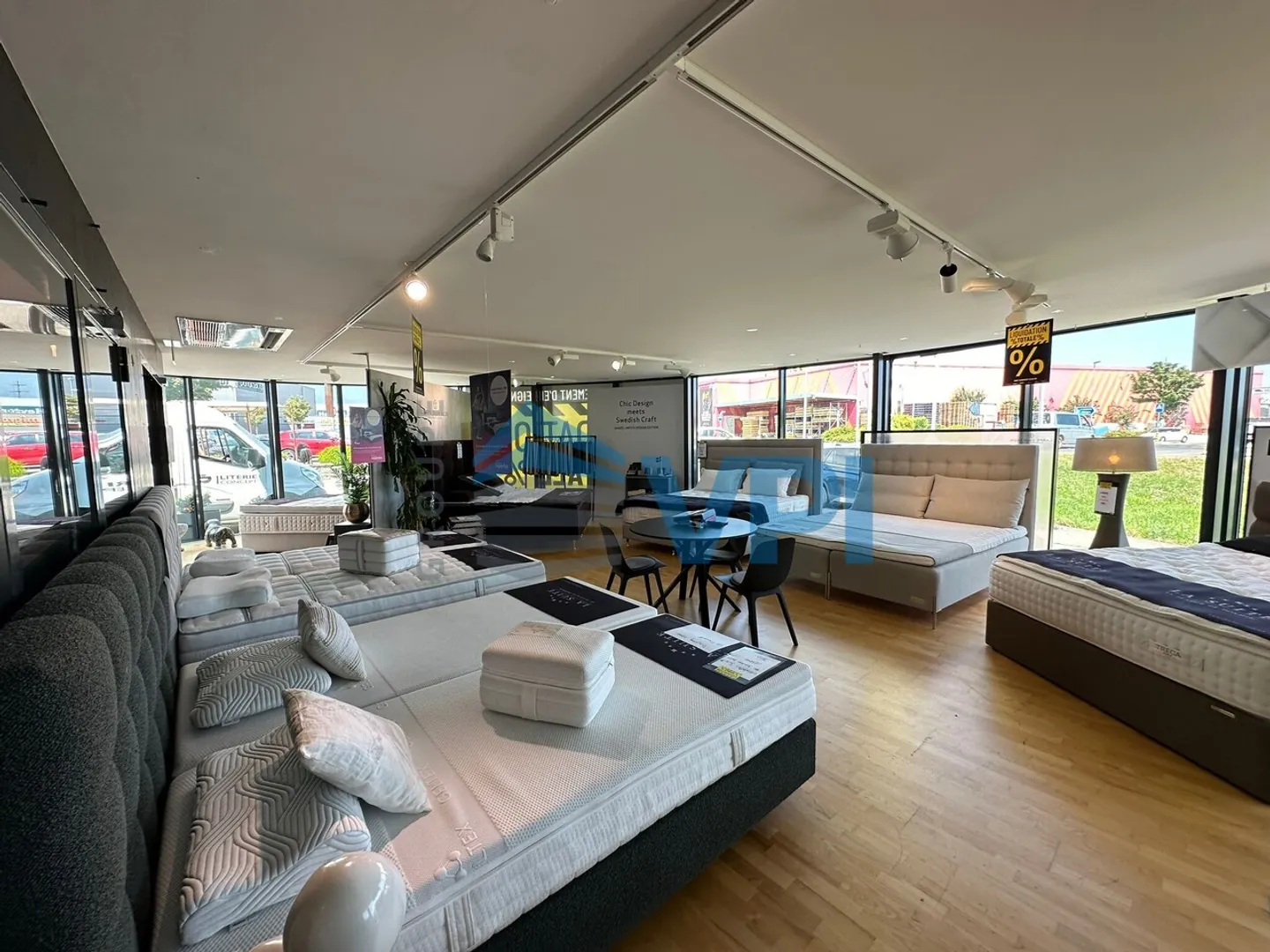 Commerce - Photo 3 of 5