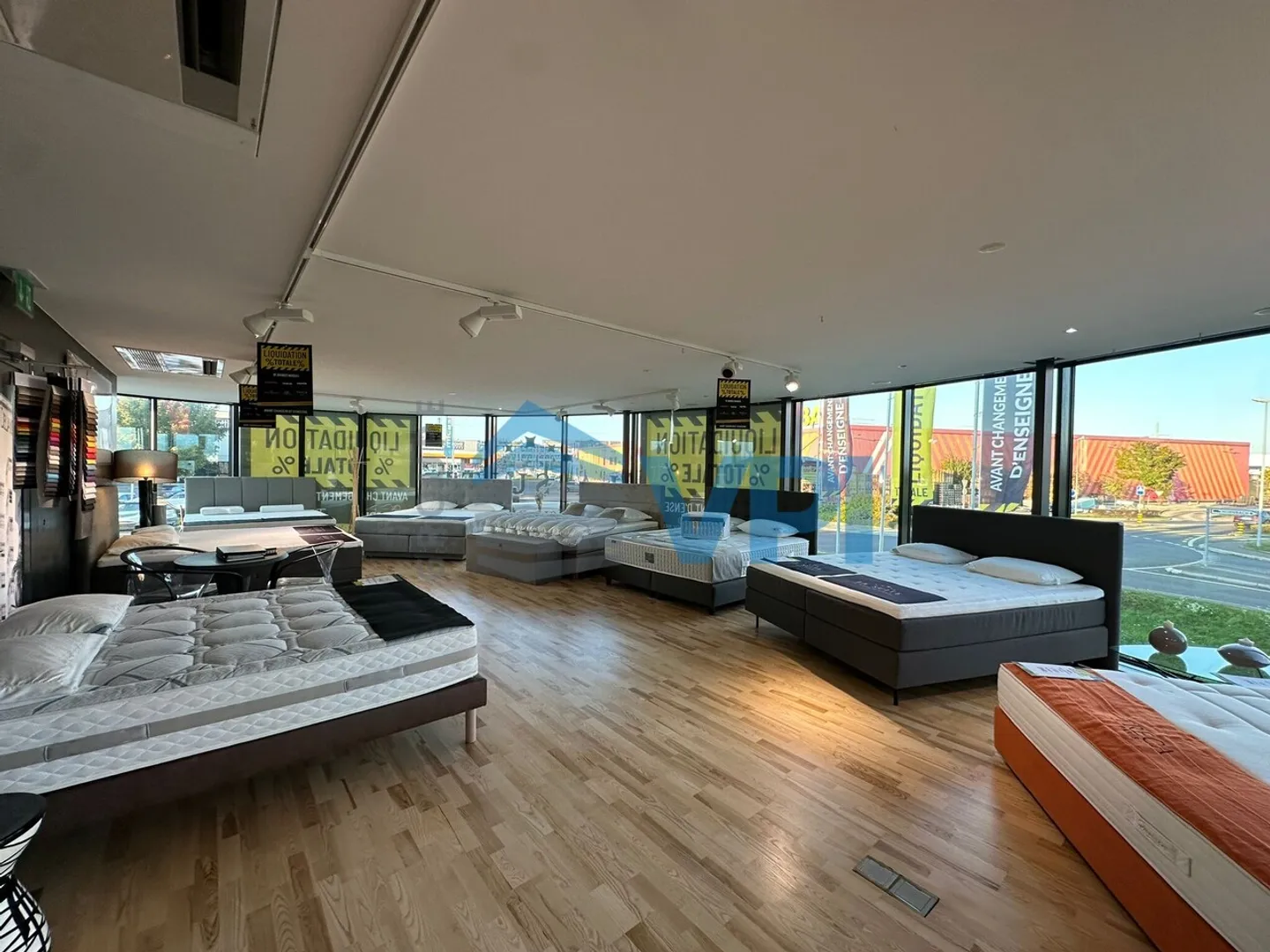 Commerce - Photo 5 of 5