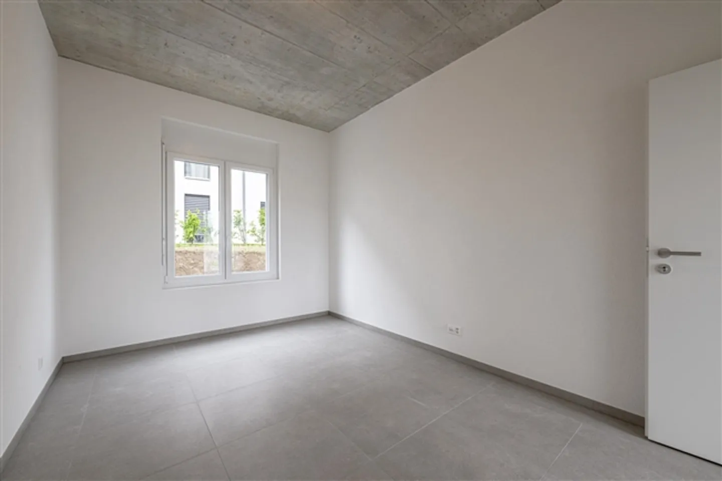 Fully Equipped Arcade - Photo 3 of 11