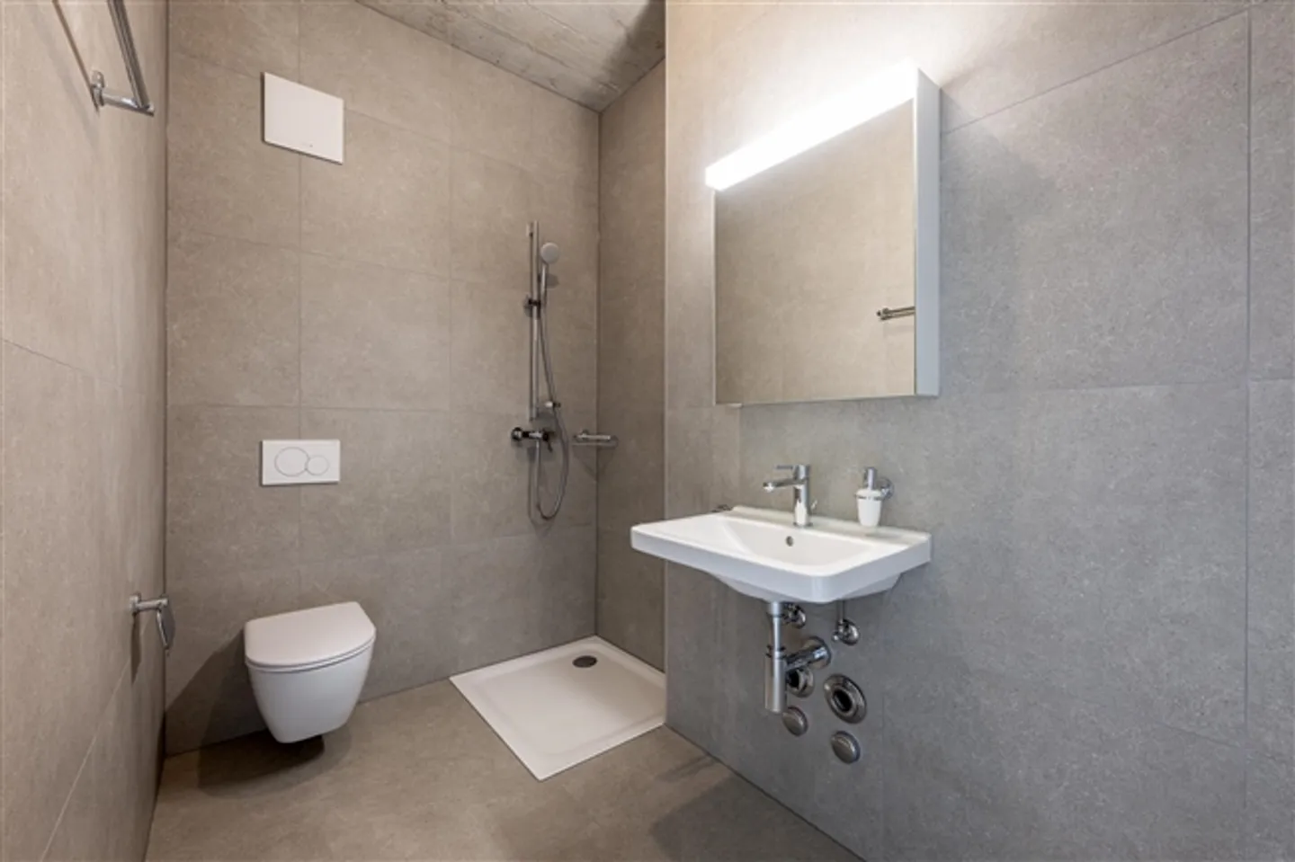 Fully Equipped Arcade - Photo 4 of 11