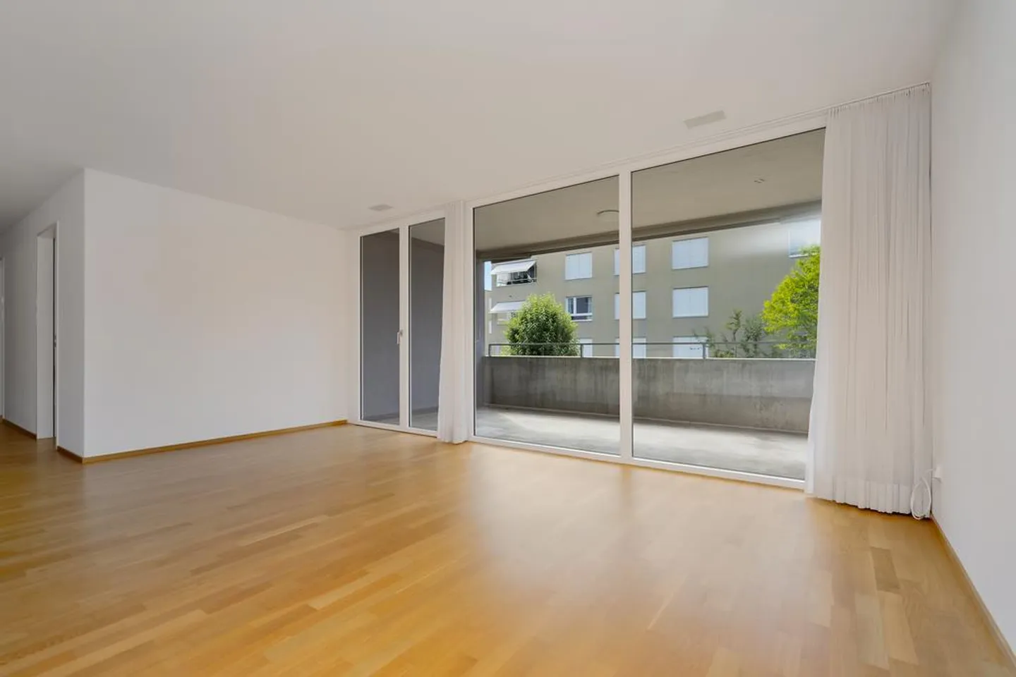 FAMILIENFREUNDLICHE WOHNUNG AN RUHIGER LAGE - Foto 3 von 12