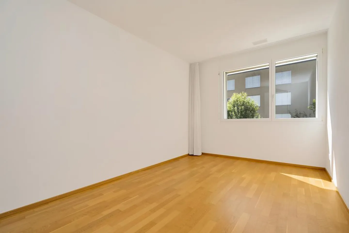 FAMILIENFREUNDLICHE WOHNUNG AN RUHIGER LAGE - Foto 9 von 12