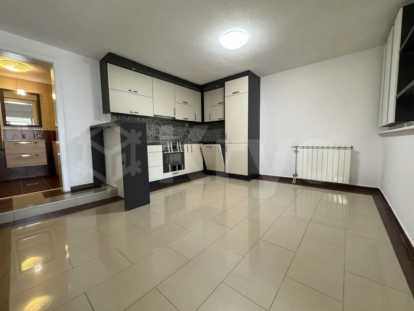 Bel appartamento di 3,5 locali - zona tranquilla - Foto 4 di 11