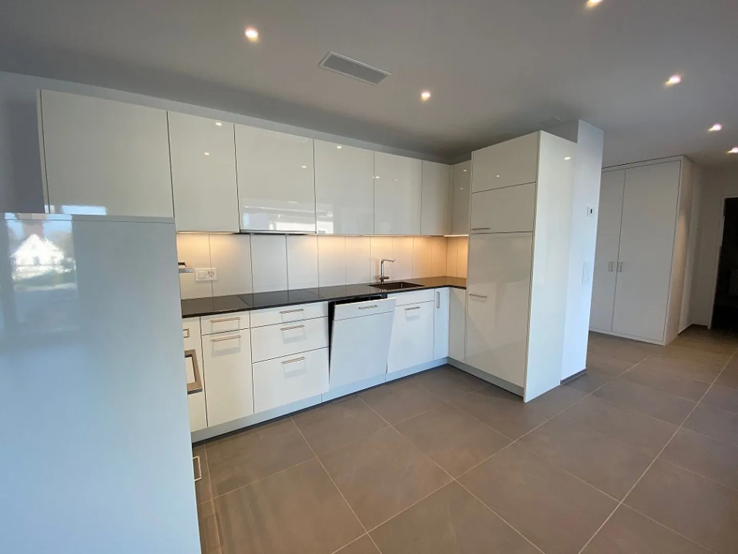 Votre nouveau chez-vous : lumineux et spacieux - Photo 2 sur 8