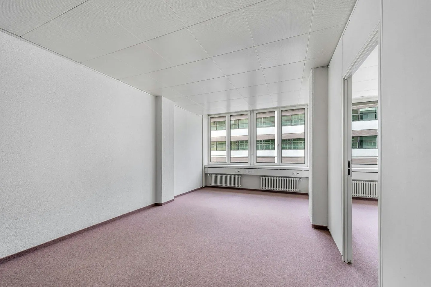 Spacious commercial/office space on the 1st floor in Zurich-Altstetten - Photo 4 of 13