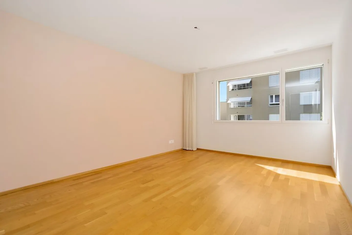 FAMILIENFREUNDLICHE WOHNUNG AN RUHIGER LAGE - Foto 11 von 12