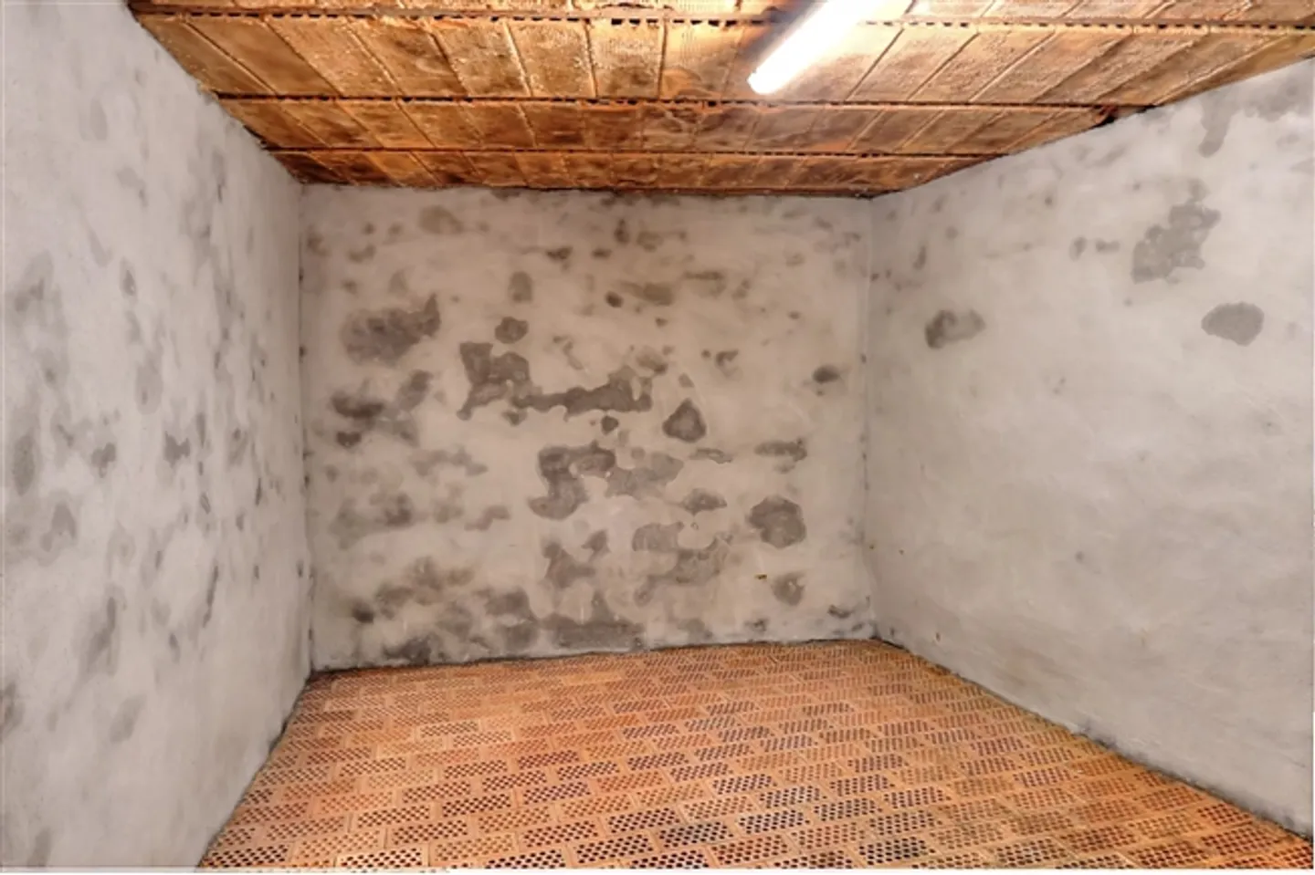 In the heart of the village, great potential for this barn to renovate - Photo 8 of 11