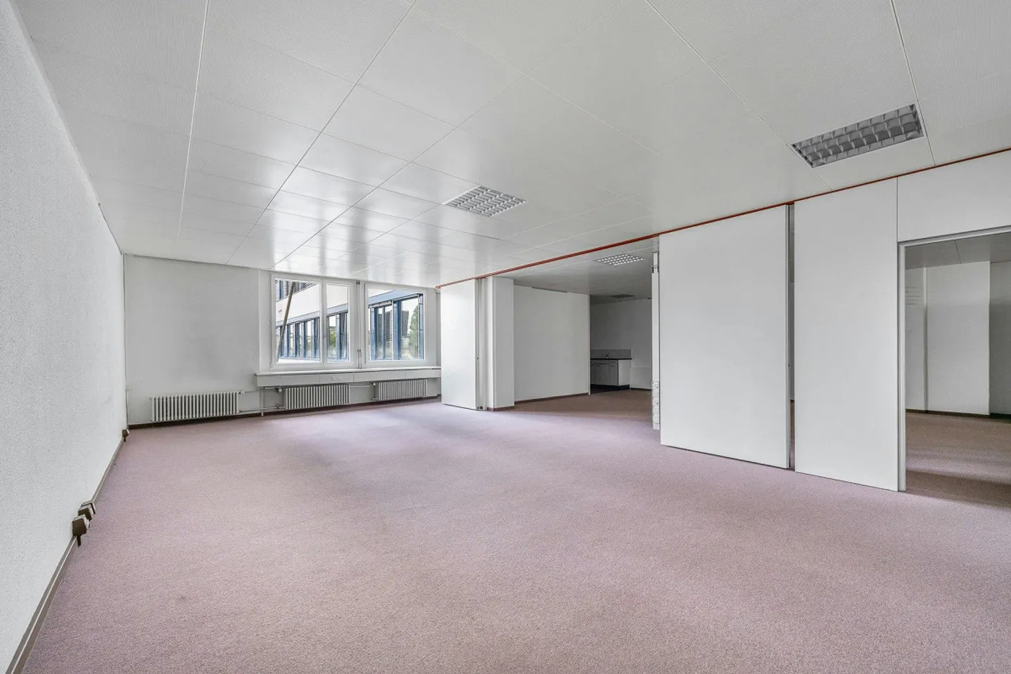 Spacious commercial/office space on the 1st floor in Zurich-Altstetten - Photo 11 of 13