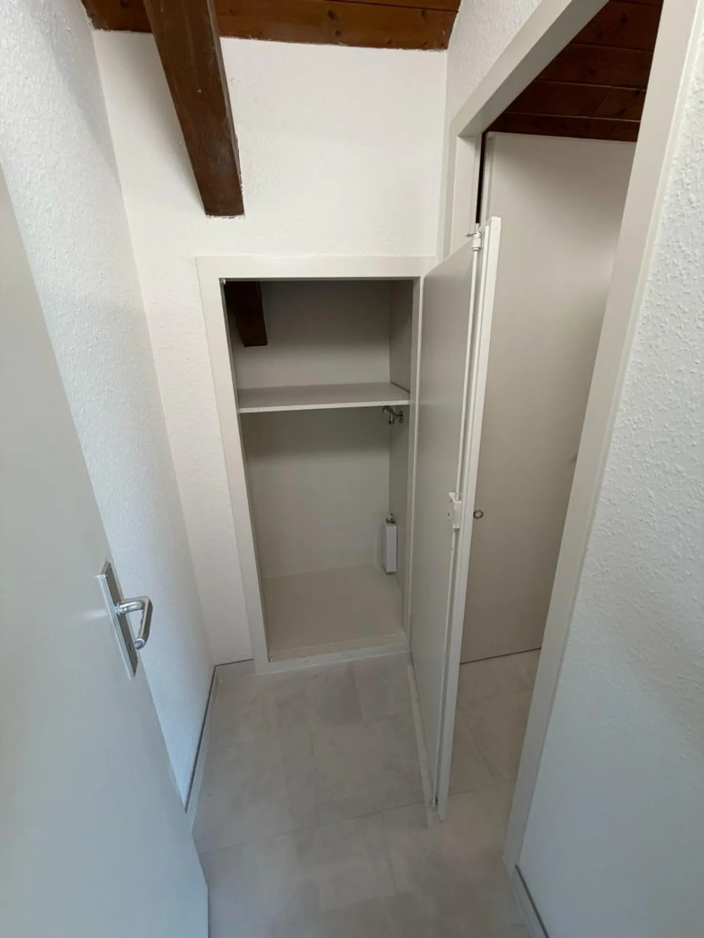 2.5 Room Apartment - Photo 4 of 10
