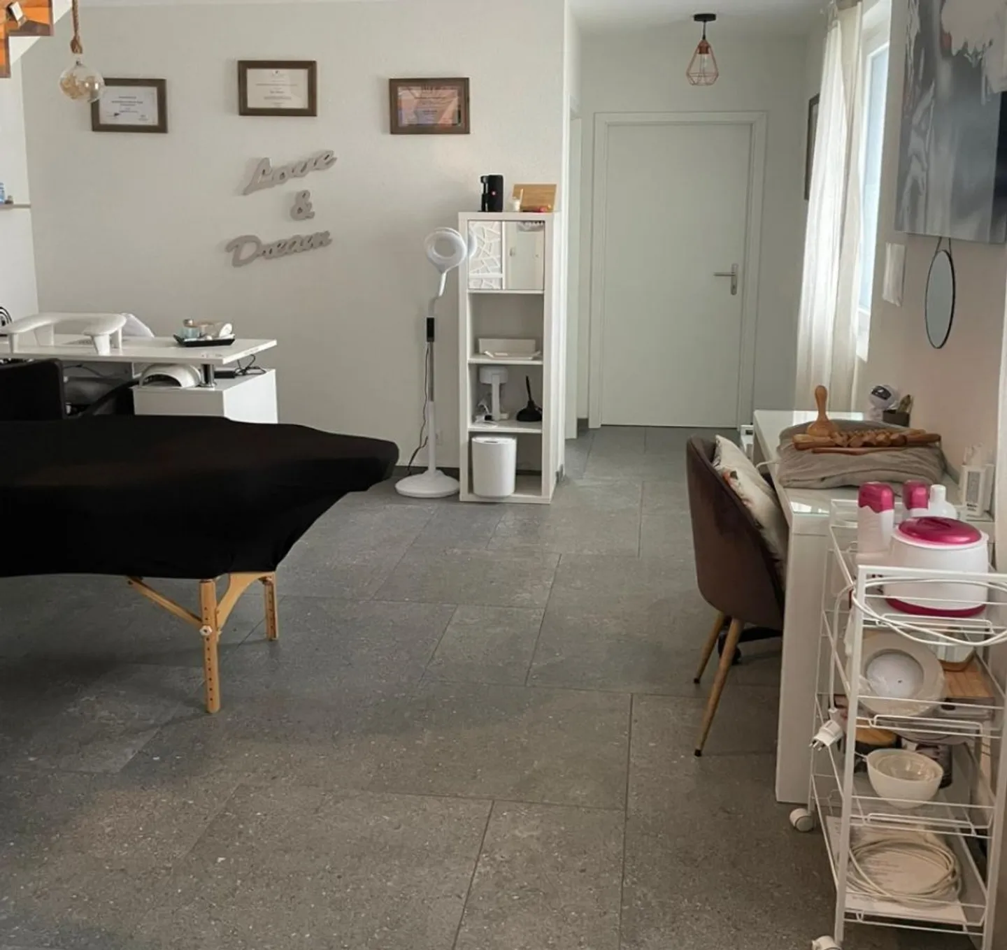 Magnificent 5.5-room apartment in a beautiful village house in Apples - Photo 5 of 13