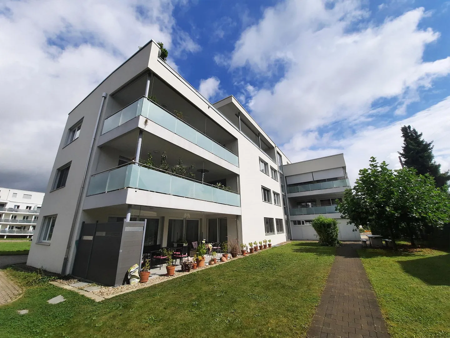 Appartement penthouse moderne et élégant de 4,5 pièces - Photo 2 sur 13