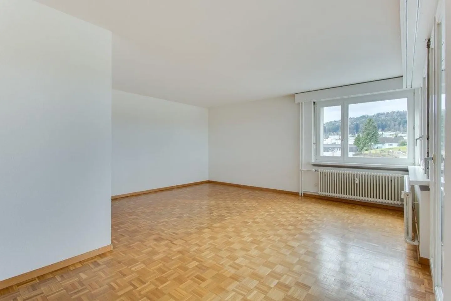 Spacious and bright apartment near Wittenbach train station - Photo 3 of 9