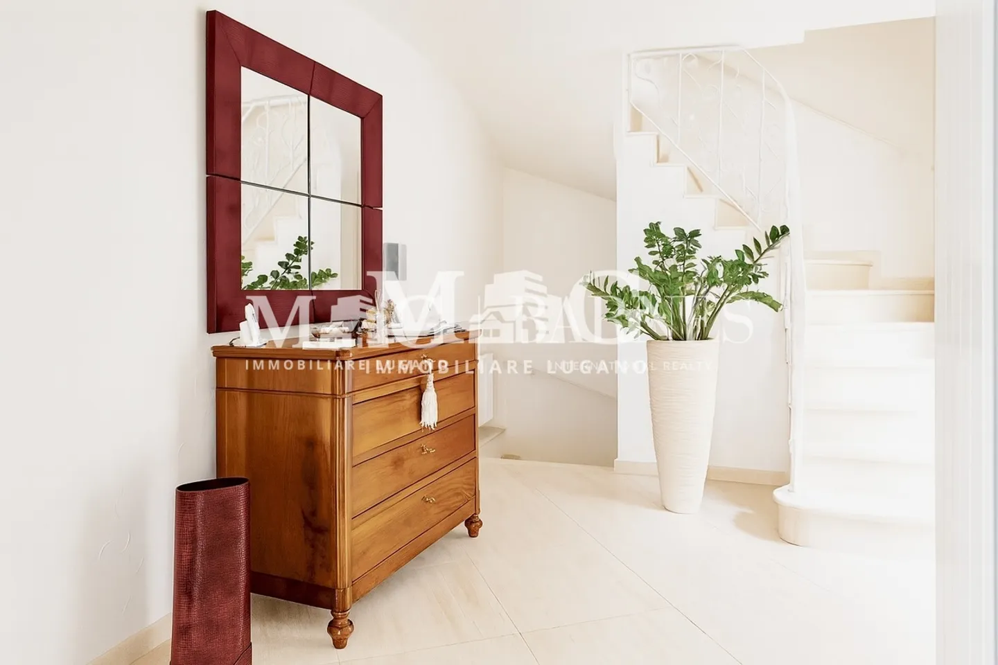 Lugano: Lake view villa 6 rooms, exclusive opportunity - Photo 10 of 14