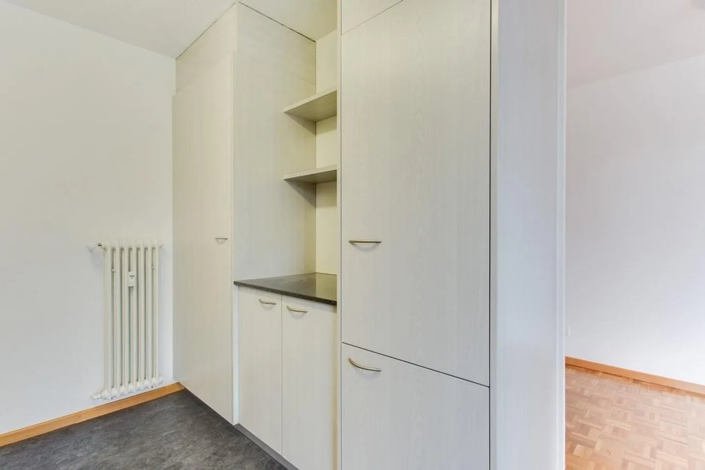 Spacious and bright apartment near Wittenbach train station - Photo 5 of 9