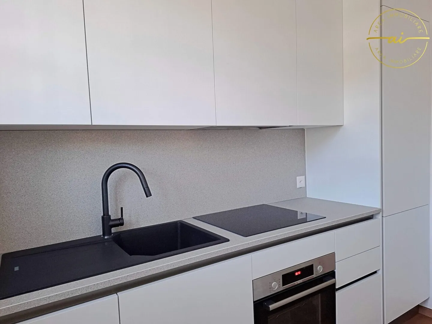 4.5-ROOM APARTMENT IN THE MIDST OF GREENERY - Photo 12 of 13