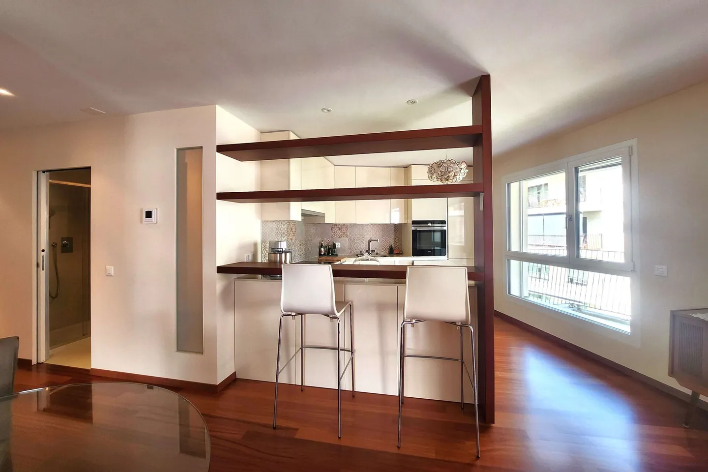 Appartamento elegante e moderno di 3,5 stanze nella migliore posizione - Foto 5 di 13