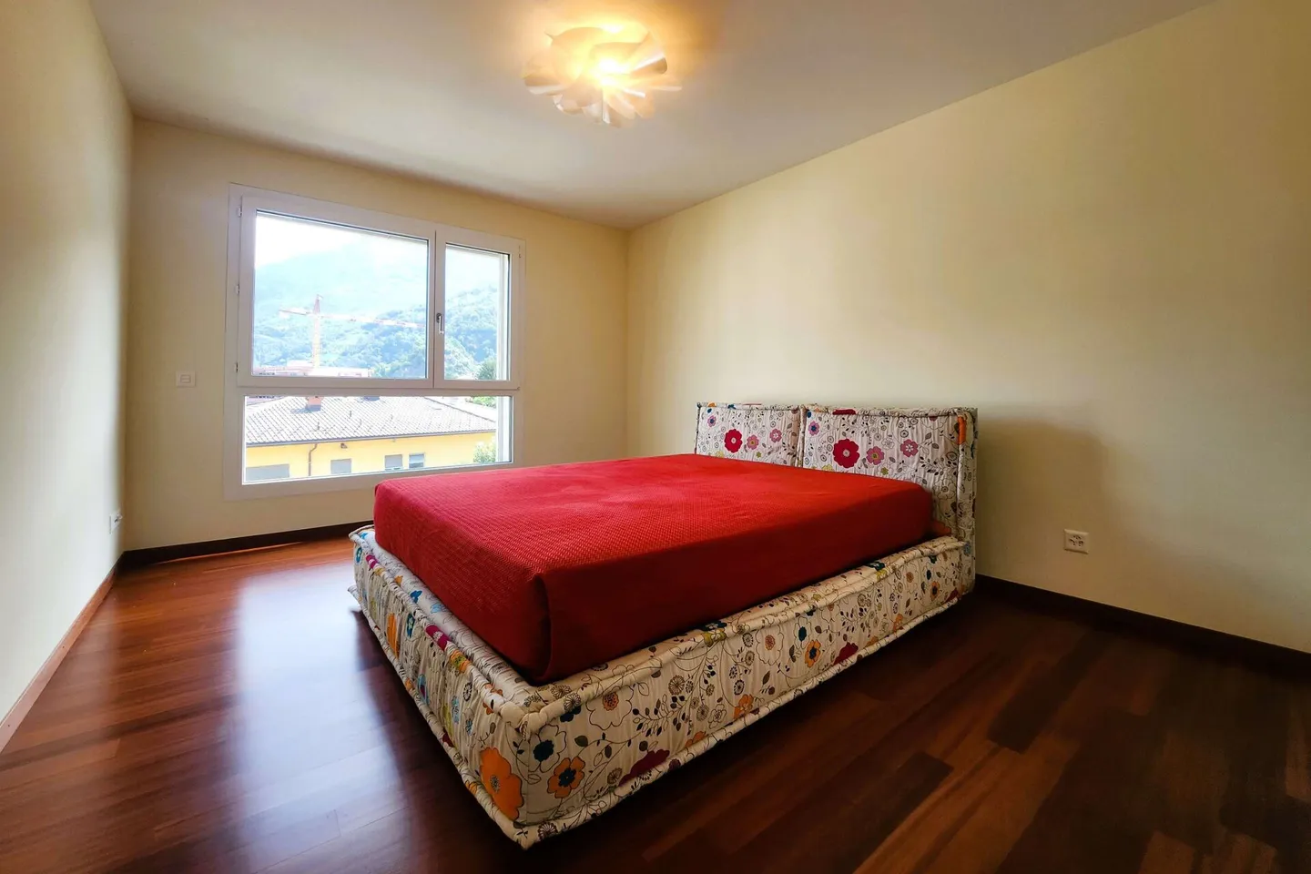 Appartamento elegante e moderno di 3,5 stanze nella migliore posizione - Foto 8 di 13