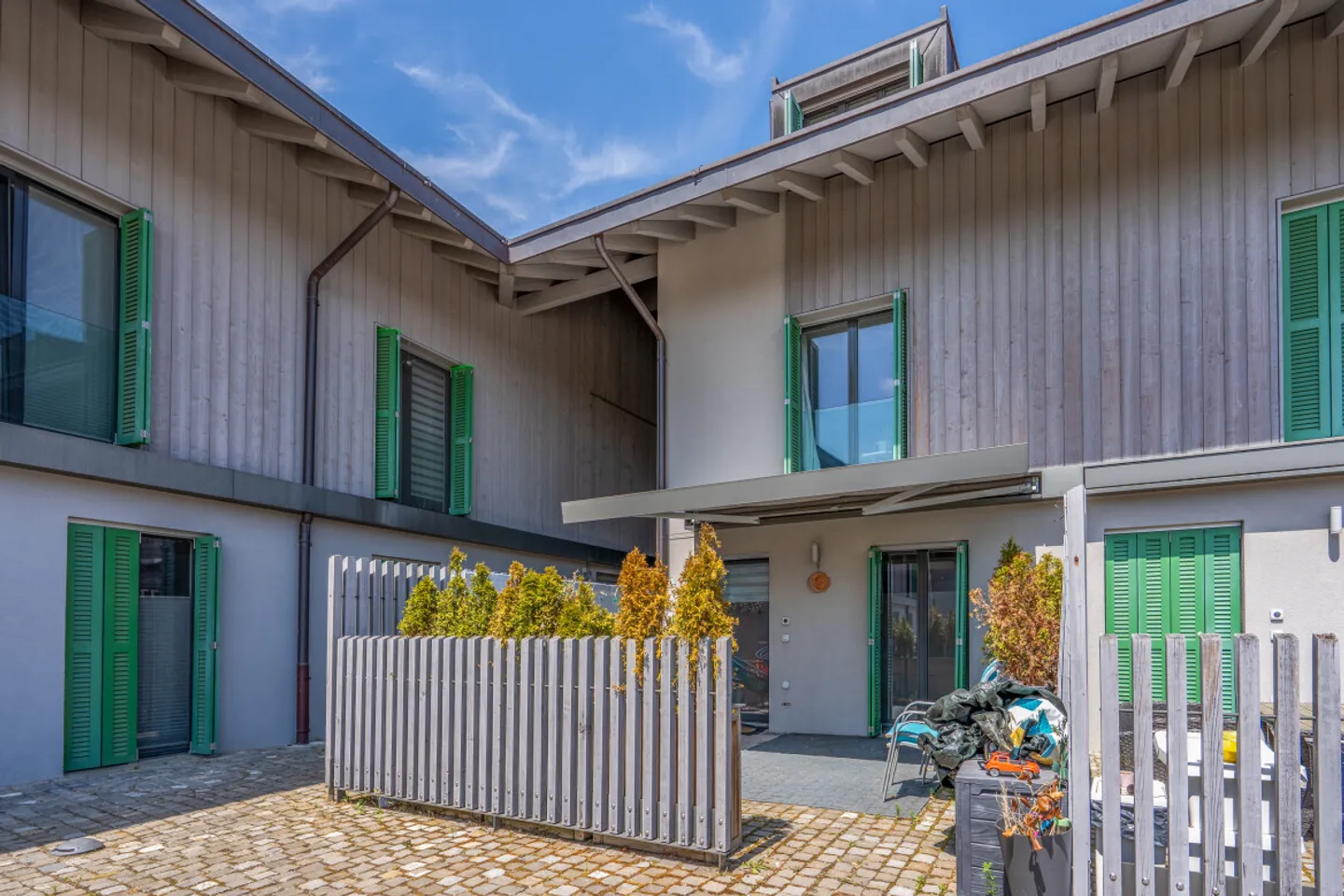 Zwischen Stadt und Natur, ein außergewöhnliches Familien-Tripleks in Mont-sur-Lausanne - Foto 3 von 11