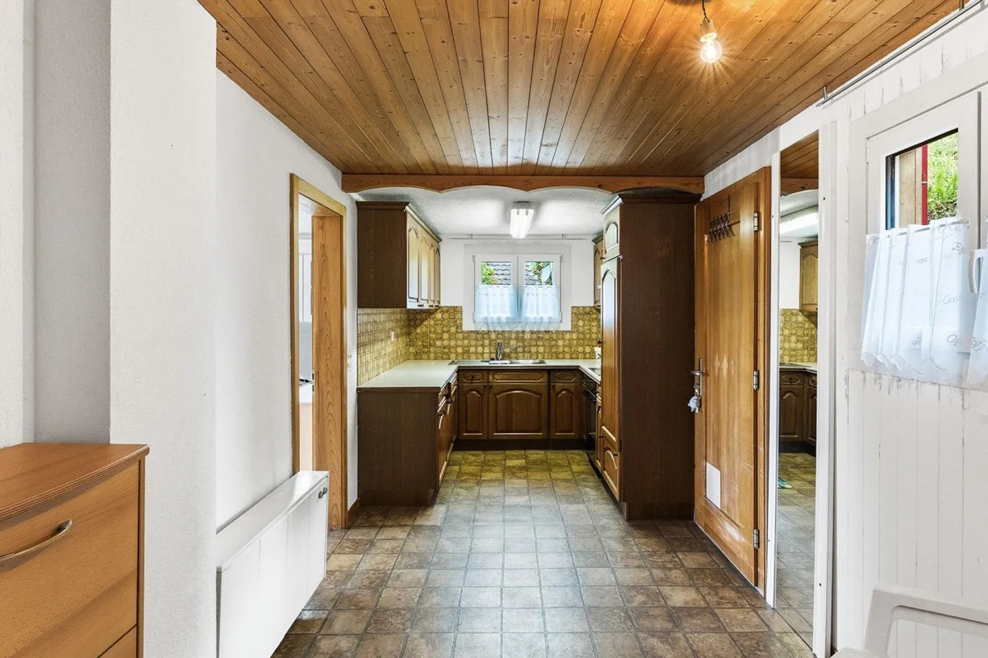 4.5-Room Single-Family House with Apartment and Dreamlike View - Photo 6 of 13
