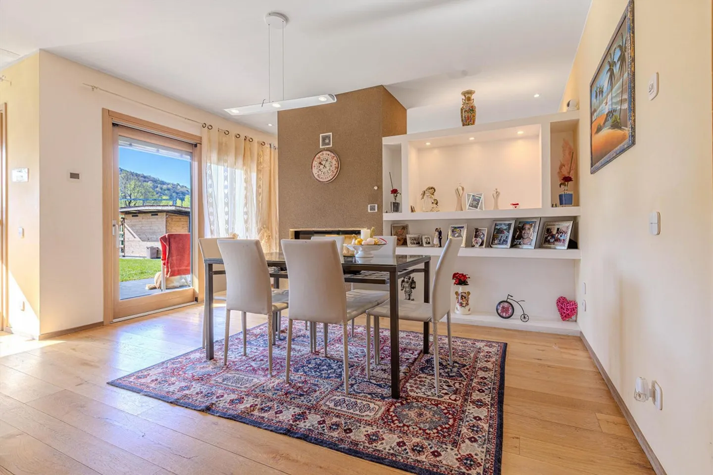 WONDERFUL VILLA 6.5 ON ONE FLOOR WITH GARDEN IN STABIO - Photo 2 of 9