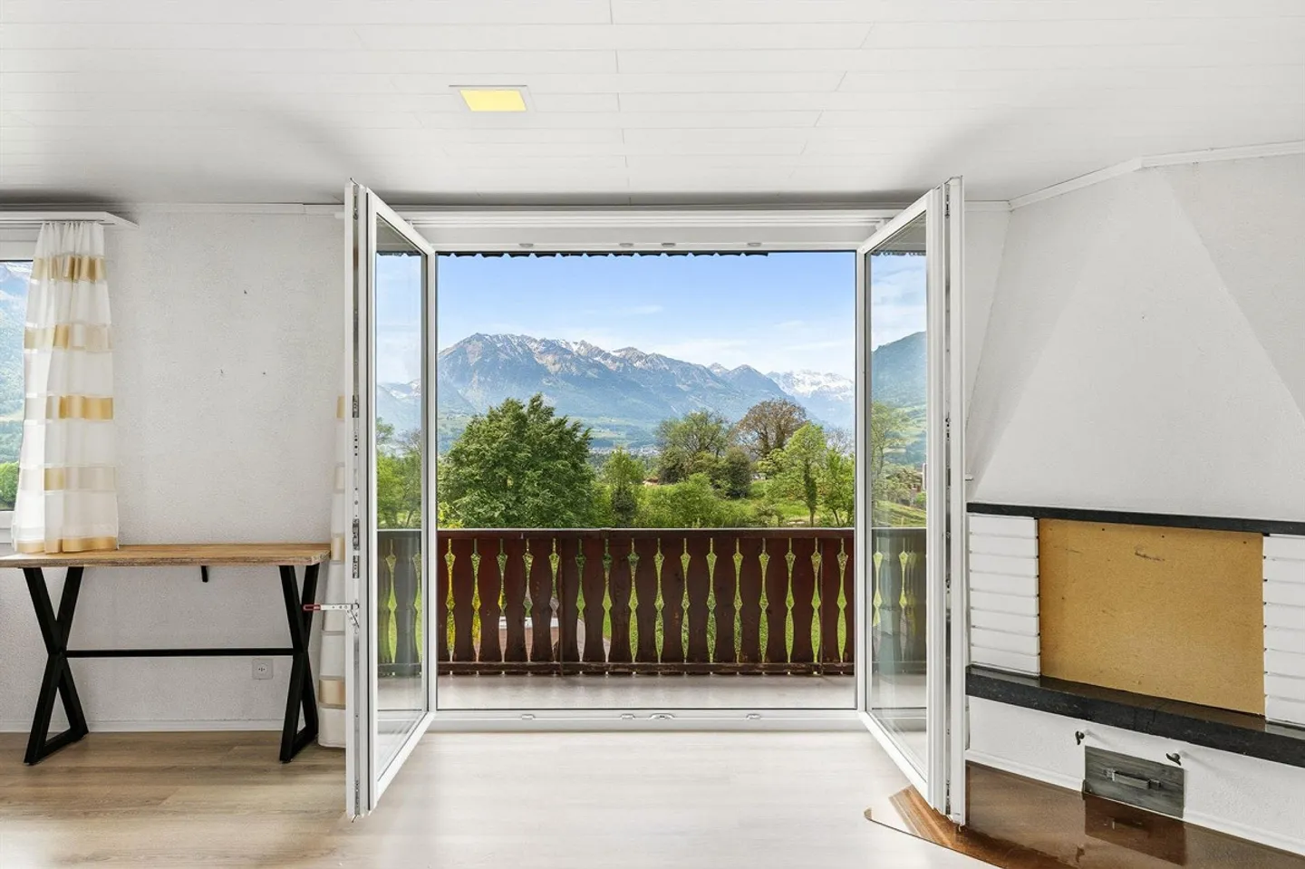 4.5-Room Single-Family House with Apartment and Dreamlike View - Photo 10 of 13