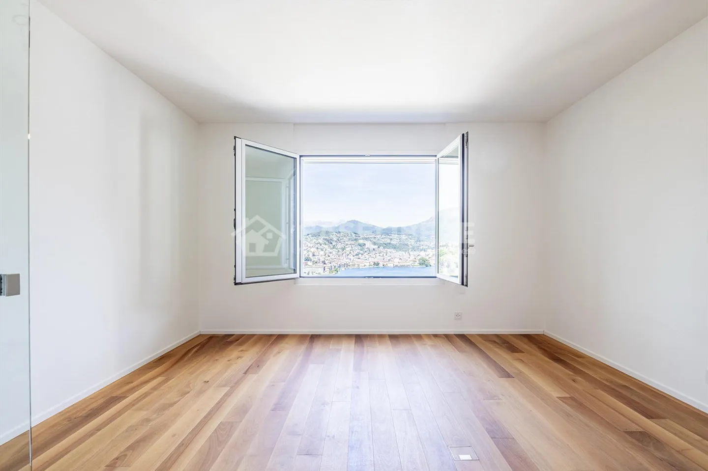 WONDERFUL 4.5 WITH EXCEPTIONAL VIEW IN LUGANO - PARADISO - Photo 14 of 29