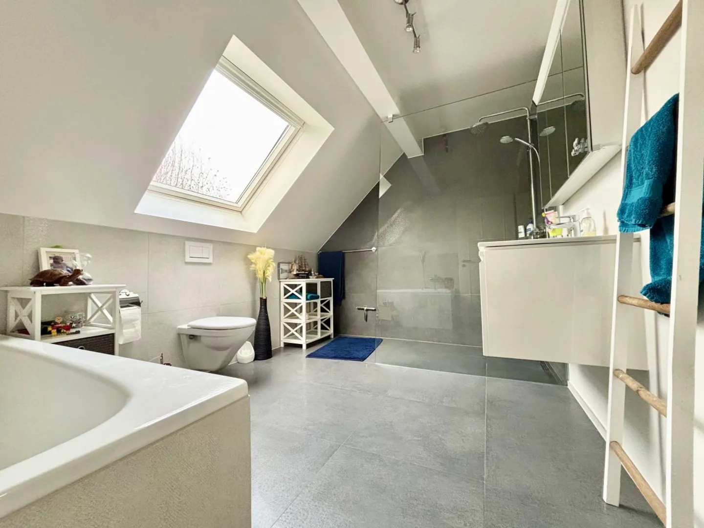 Stunning Villa in Quiet Area - Photo 13 of 13