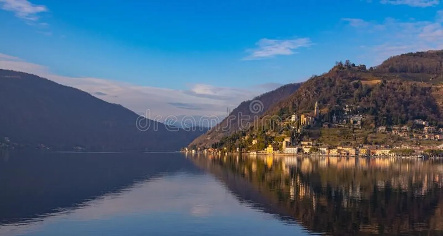 Villa di Lusso con Vista Lago - Foto 1 di 1