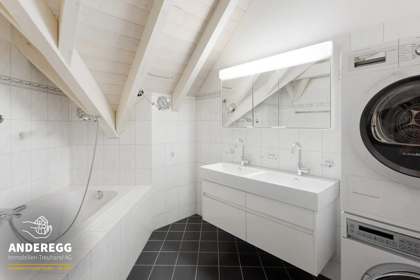 Schöne 5.5 Zi.-Dachmaisonette-Wohnung im 3. OG mit Keller und Tiefgaragenplatz - Foto 6 von 14