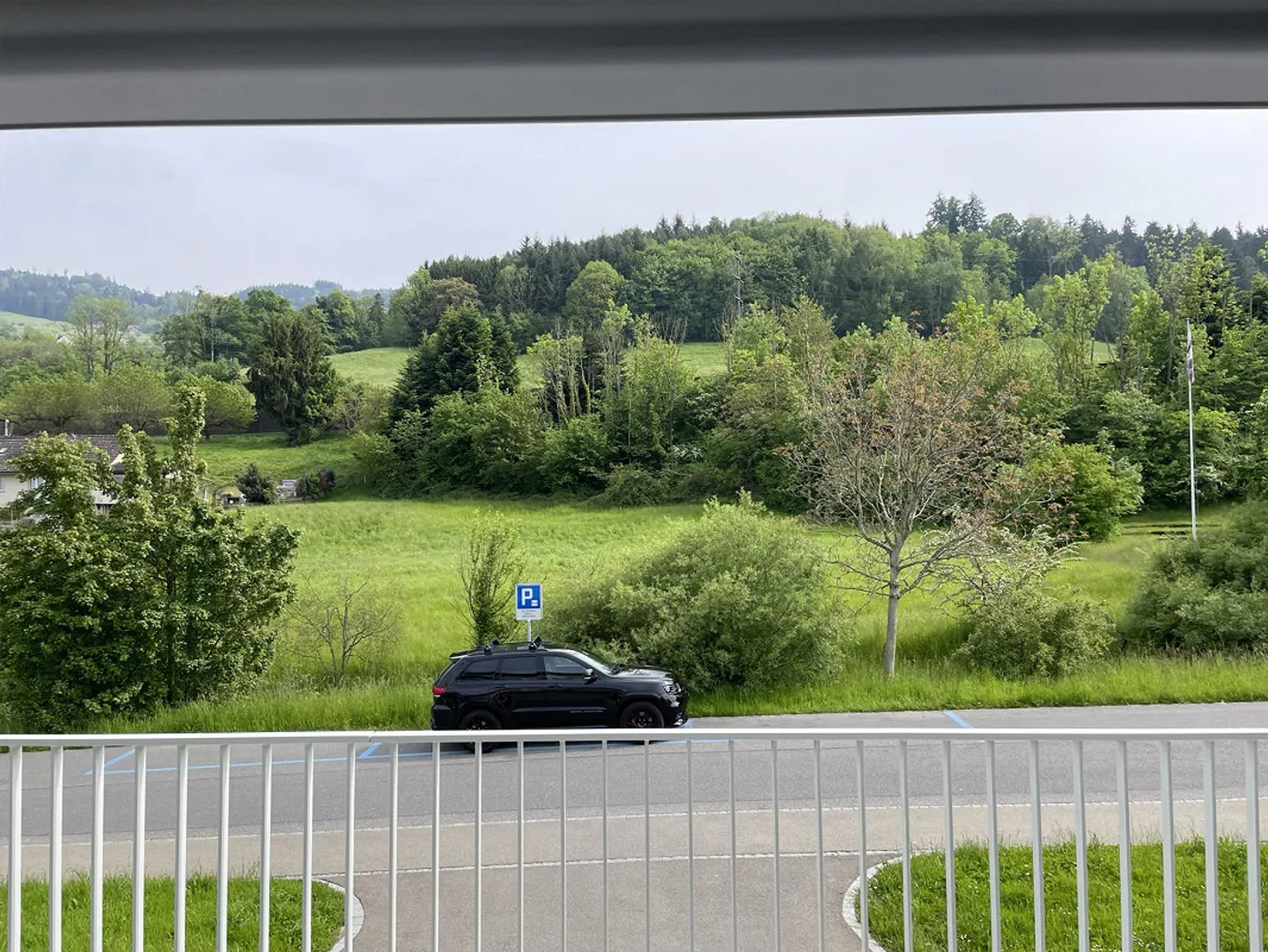 Appartement 2.5 pièces ensoleillé avec terrasse de 42 m² - Photo 2 sur 17