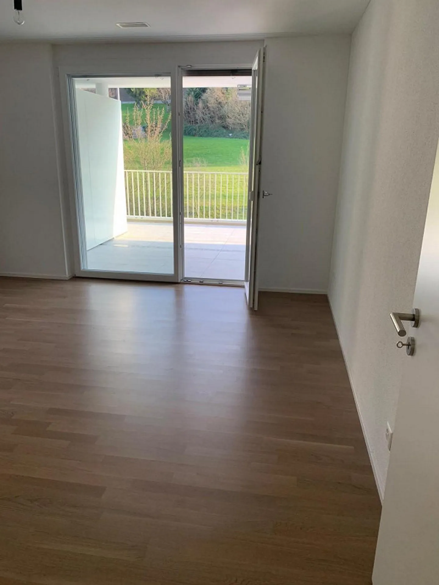 Appartement 2.5 pièces ensoleillé avec terrasse de 42 m² - Photo 8 sur 17