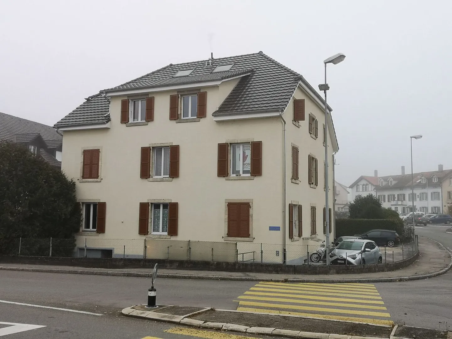 Appartamento con giardino condiviso, parcheggio privato - Foto 2 di 17