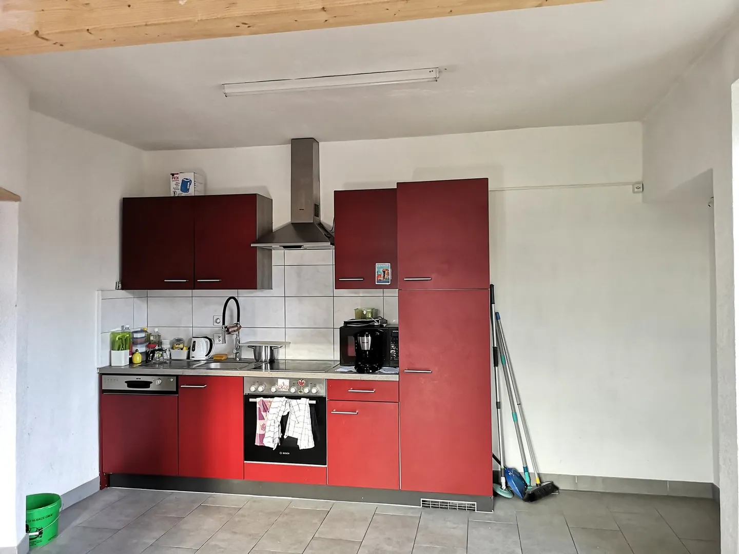 Appartamento con giardino condiviso, parcheggio privato - Foto 7 di 17