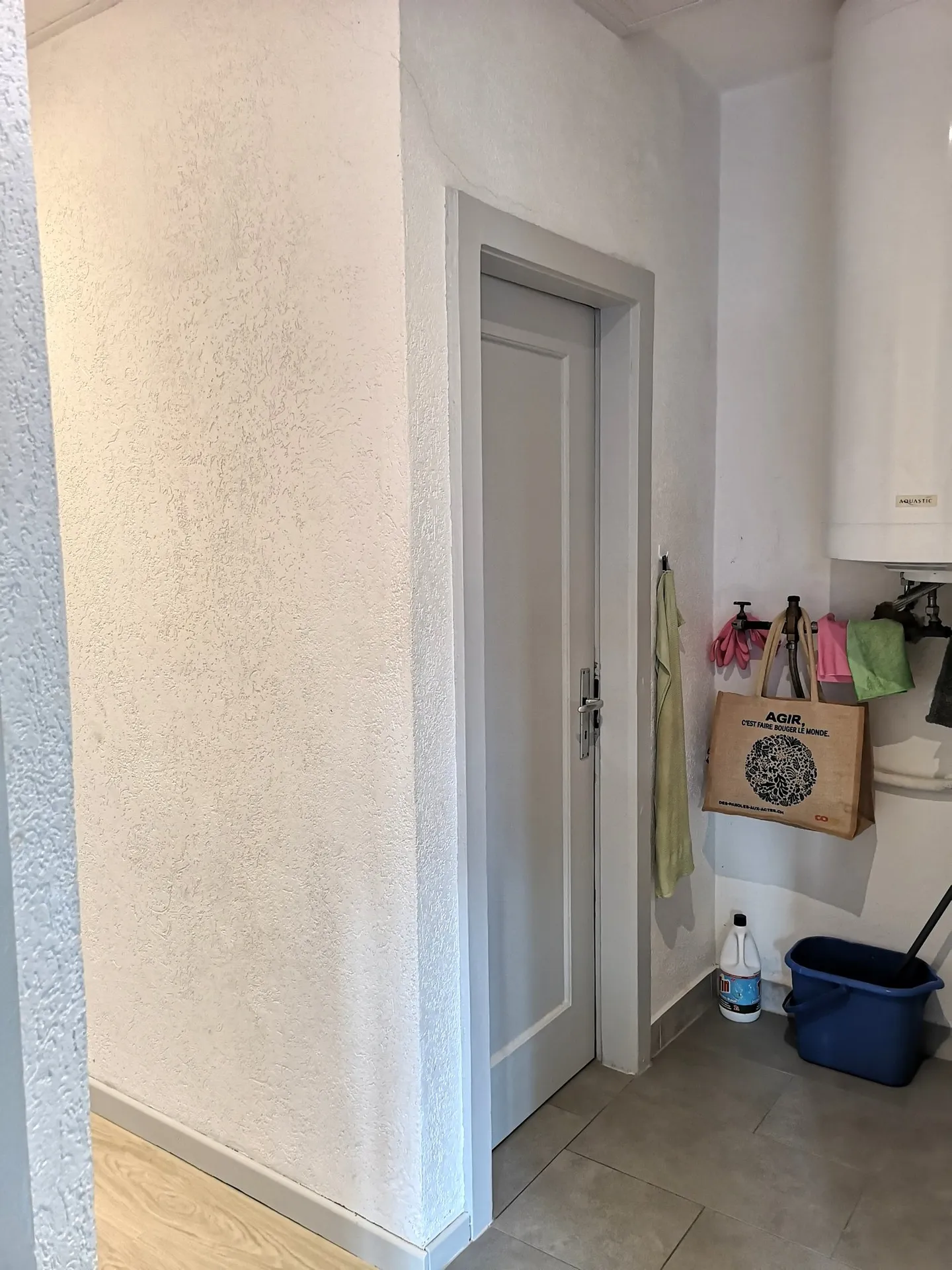 Appartamento con giardino condiviso, parcheggio privato - Foto 11 di 17