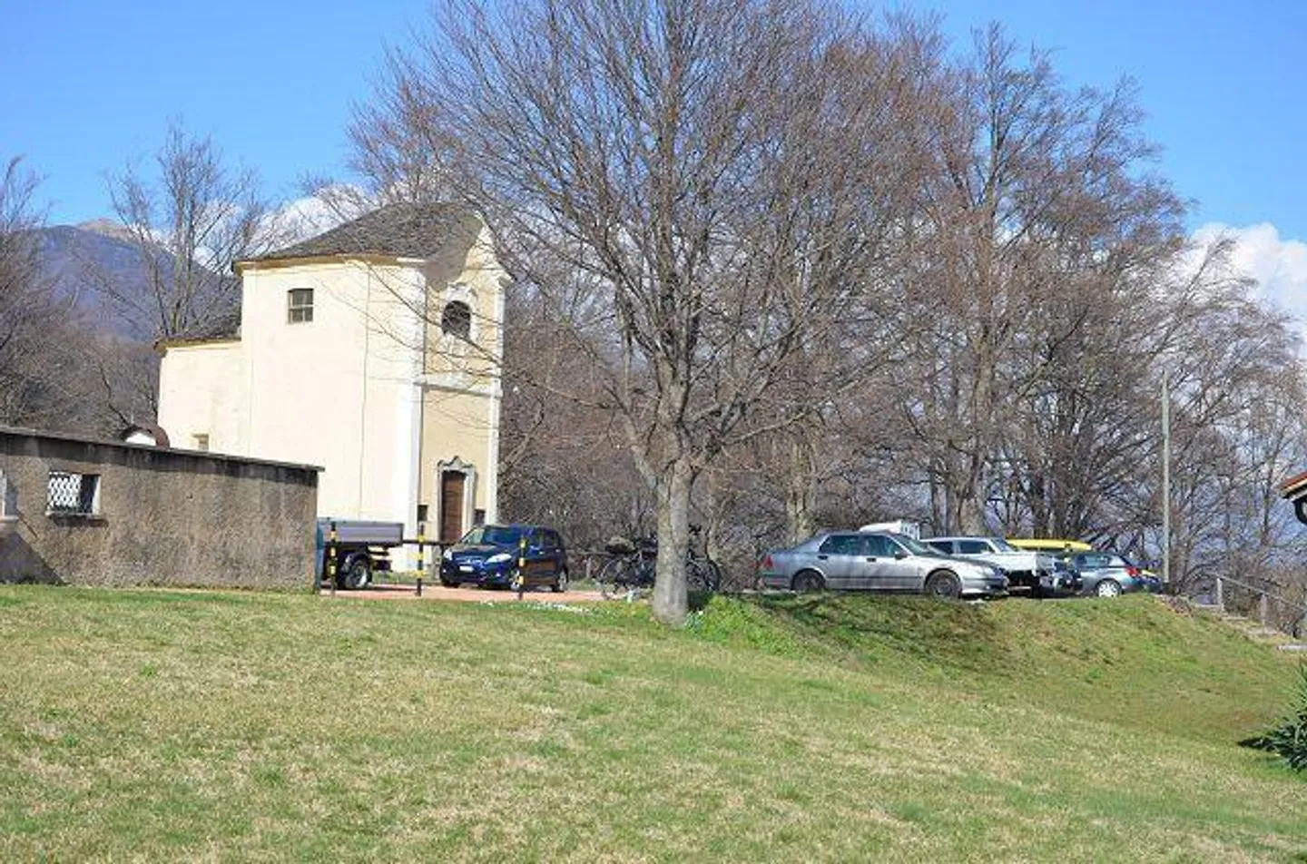 «Grande rustico su 2 piani con possibilità di ampliamento molto soleggiata, tranquilla / grosses Rustico zum Ausbauen an sehr ruhiger, sonniger Lage» - Foto 19 di 24