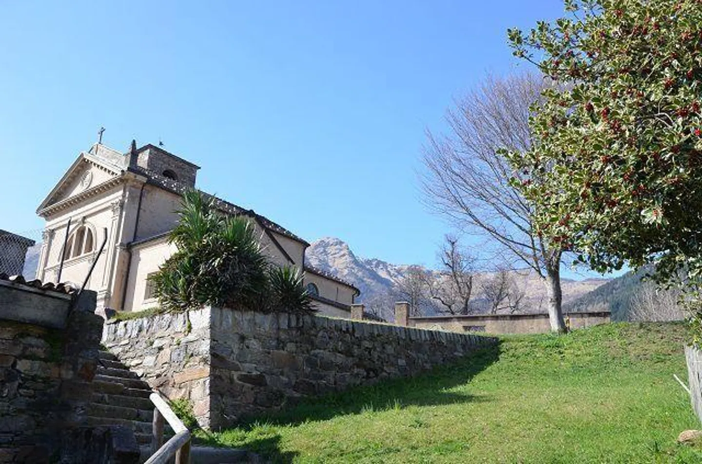 «Grande rustico su 2 piani con possibilità di ampliamento molto soleggiata, tranquilla / grosses Rustico zum Ausbauen an sehr ruhiger, sonniger Lage» - Foto 22 di 24