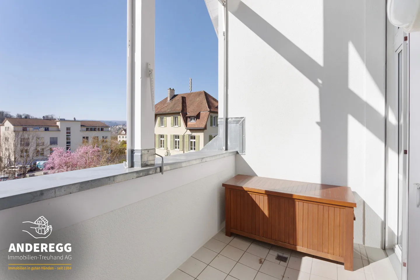 Schöne 5.5 Zi.-Dachmaisonette-Wohnung im 3. OG mit Keller und Tiefgaragenplatz - Foto 10 von 14