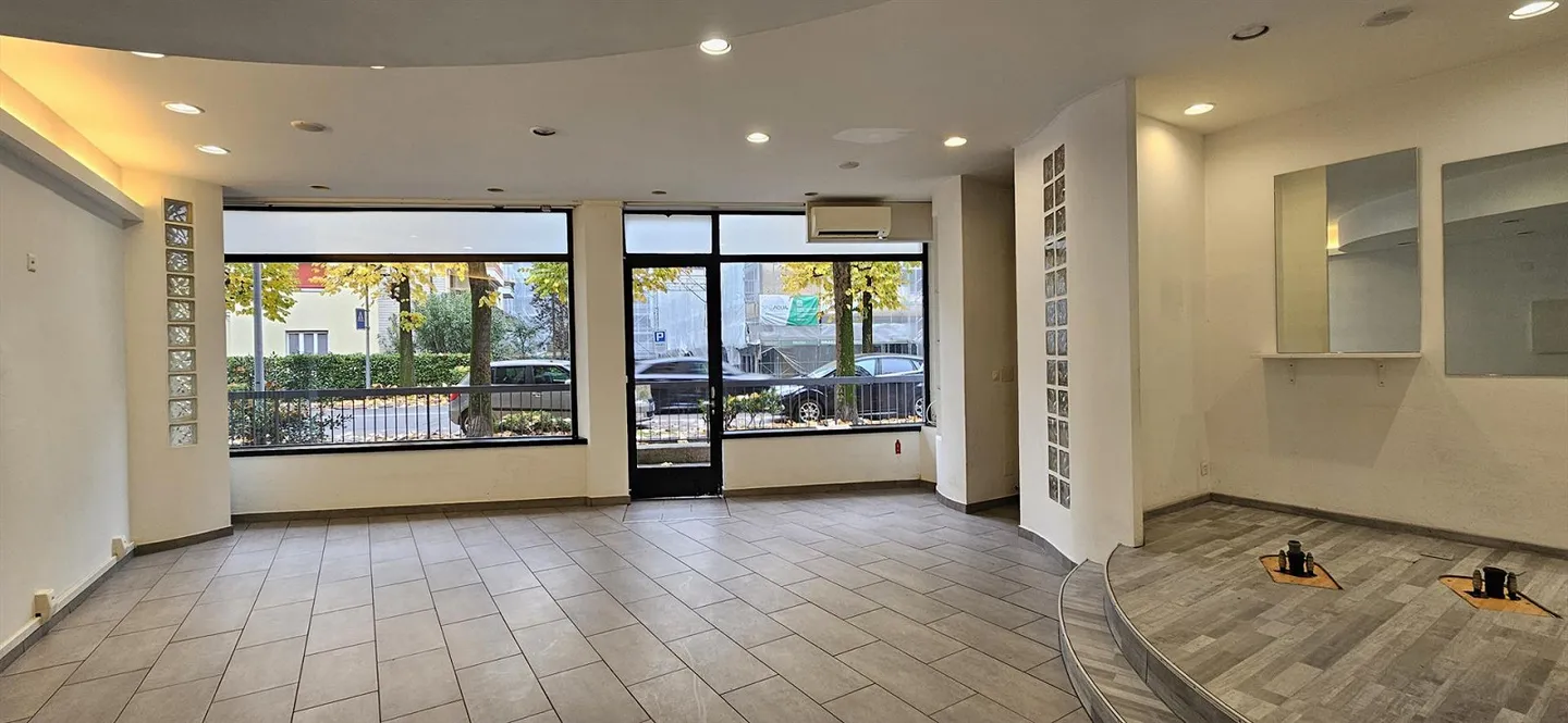 Negozio di vendita con vetrina nel centro di Chiasso - Foto 3 di 3