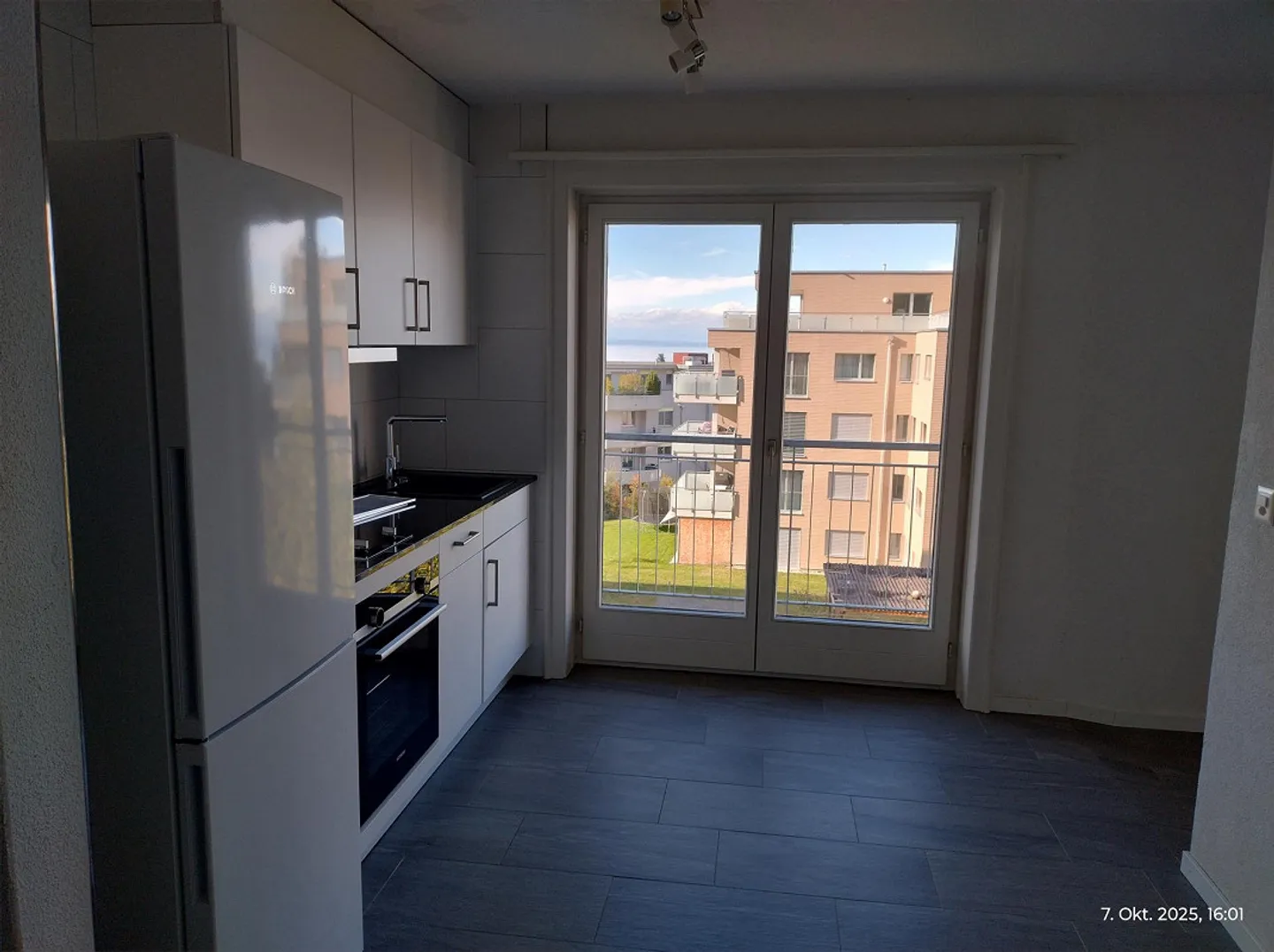 Appartement moderne 1.5 pièces à louer, emplacement calme, belle vue sur le lac - Photo 6 sur 17