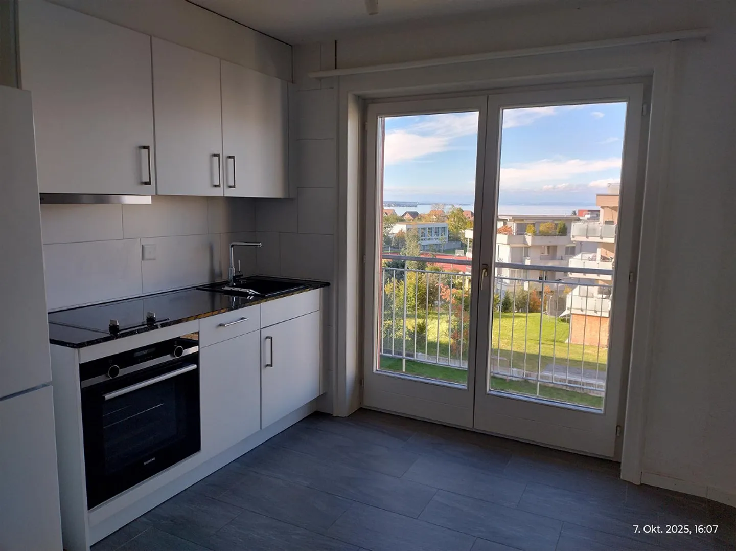 Appartement moderne 1.5 pièces à louer, emplacement calme, belle vue sur le lac - Photo 7 sur 17