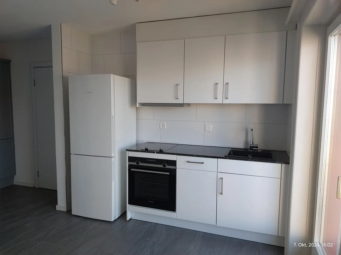 Appartement moderne 1.5 pièces à louer, emplacement calme, belle vue sur le lac - Photo 8 sur 17