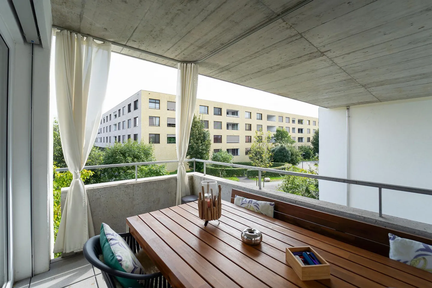 Elegant 5.5-Room Apartment - Photo 3 of 19