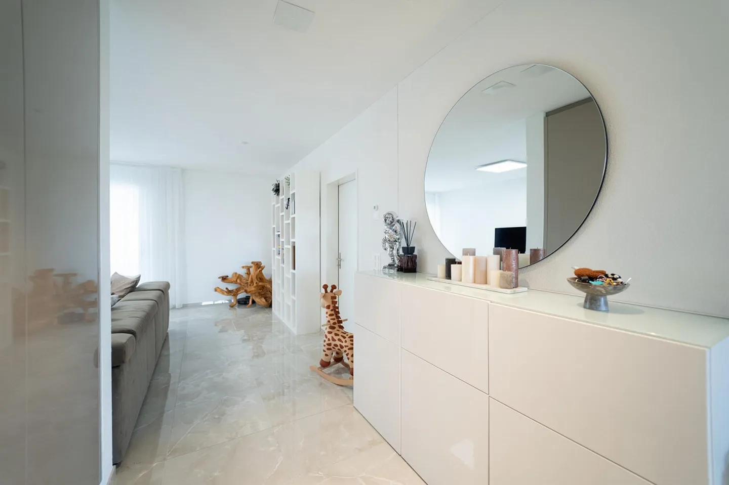 Elegant 5.5-Room Apartment - Photo 5 of 19