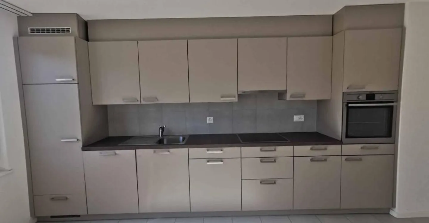 Superbo appartamento di 3,5 locali con balcone, accanto alla stazione CFF, venduto affittato - Foto 4 di 8