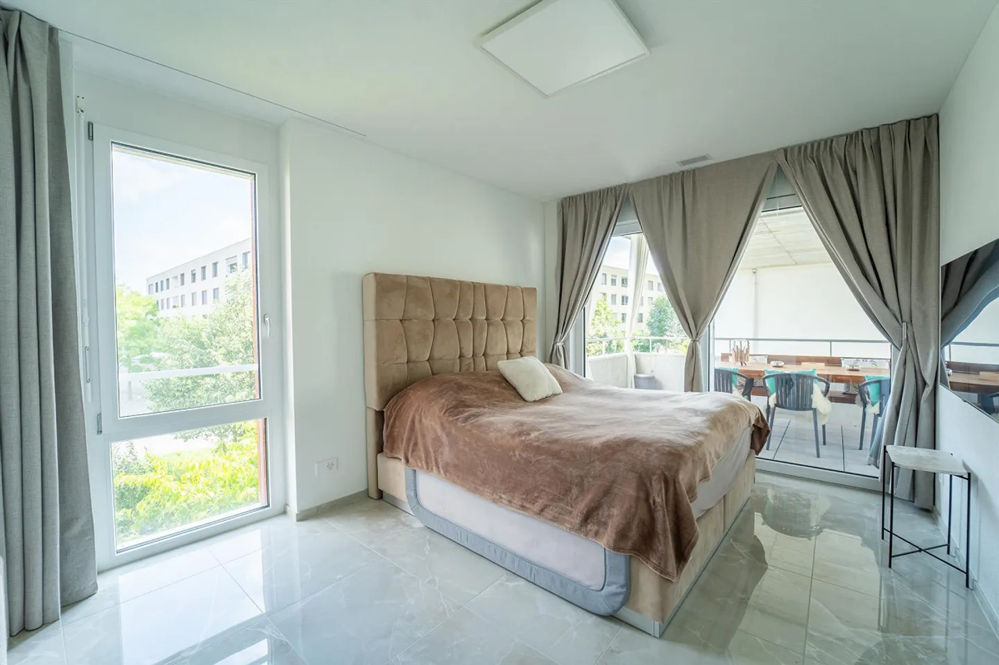 Elegant 5.5-Room Apartment - Photo 10 of 19